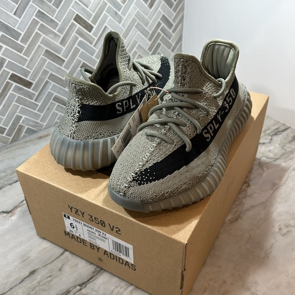 Yeezy 350 V2 Granite - Picture 2 of 5